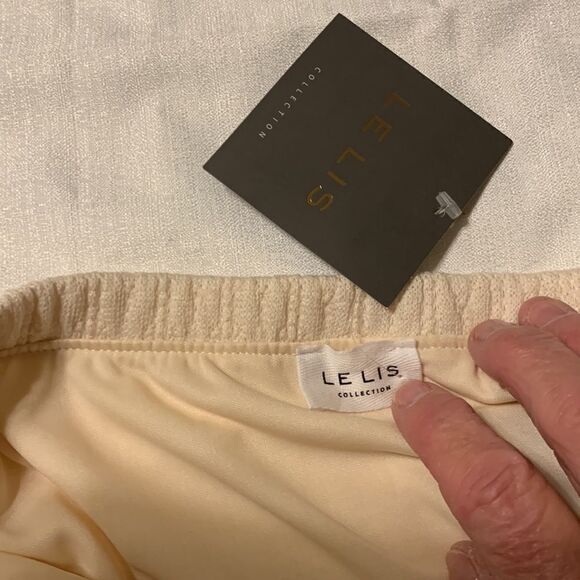 Lelia Collection Mini skirt and cropped drawstring tank top - Picture 7 of 11